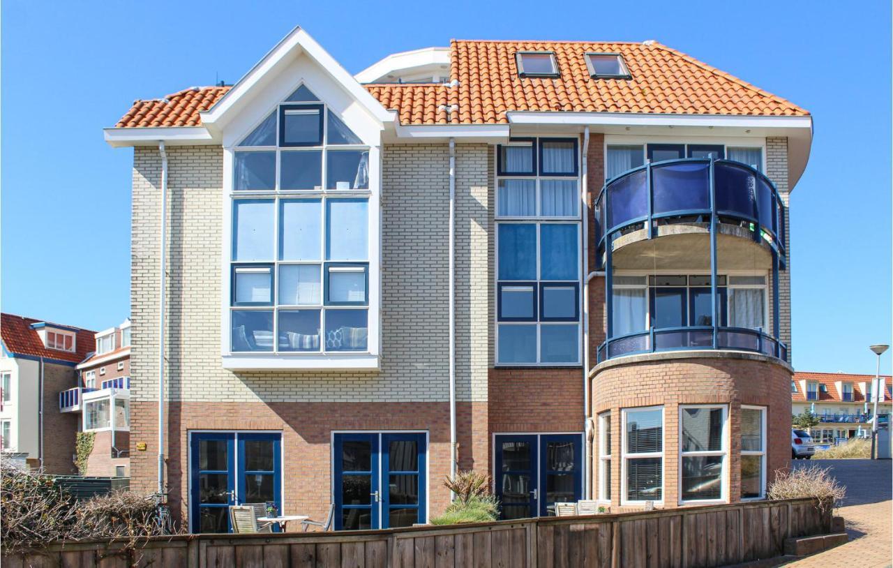 The Blue Whale Daire Bergen aan Zee Oda fotoğraf